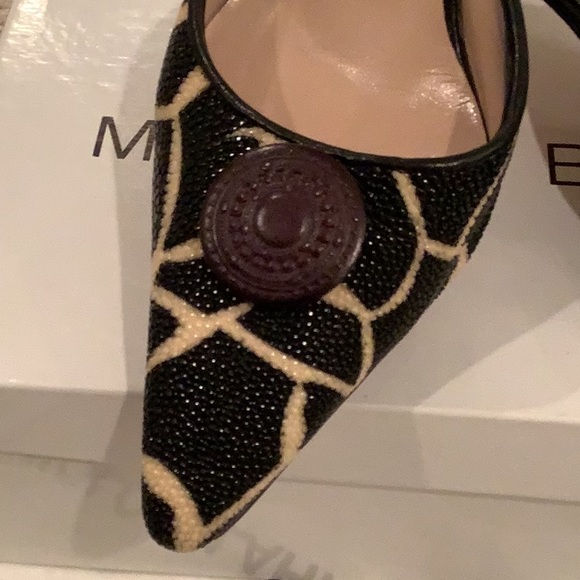 Manolo Blahnik ladies black and white textured zebra slide - Picture 2 of 6